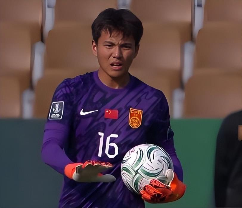 足球即时比分网-他是跟李昊齐名的中国门将，刚出道就加盟拜仁，如今却销声匿迹