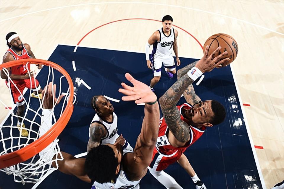 最快足球比分-锋线大将复出后首战状态尚可，但快船竟然输给了西部垫底的国王？